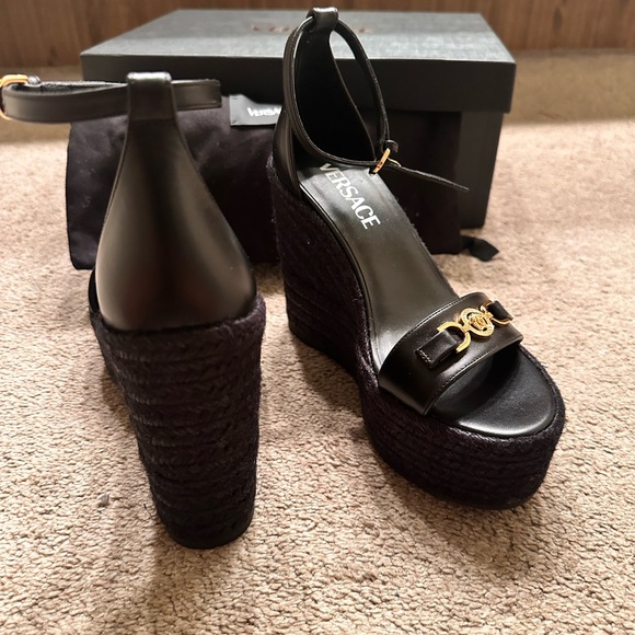 Versace Medusa ‘95 Leather Wedge Sandals size 36 - Picture 6 of 9